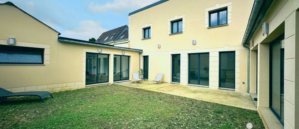 Architect house 8 rooms of 242 m² in Allonne (60000)