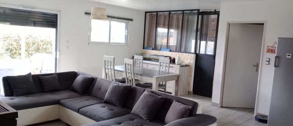 Maison 7 pièces de 130 m² à Rouans (44640)