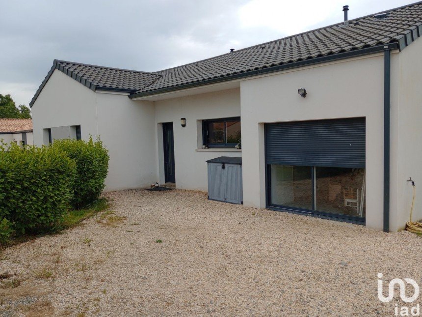 Maison 7 pièces de 130 m² à Rouans (44640)