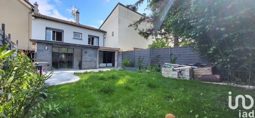 House 4 rooms of 117 m² in Sevran (93270)