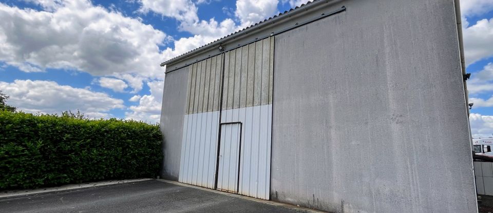 Pavillon 5 pièces de 144 m² à Celles-sur-Belle (79370)