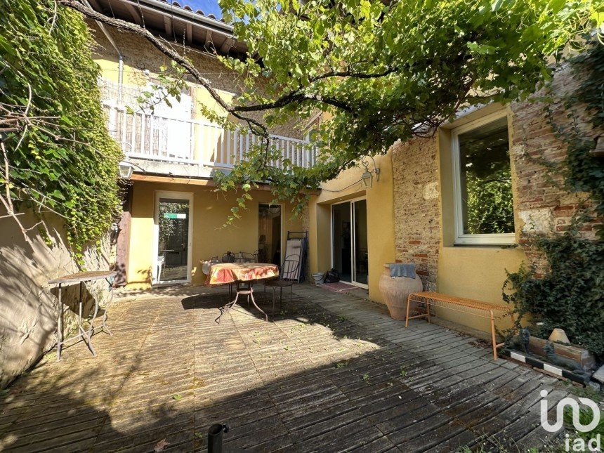 House 6 rooms of 145 m² in Mont-de-Marsan (40000)