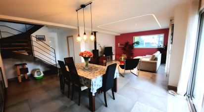 House 5 rooms of 142 m² in Laillé (35890)