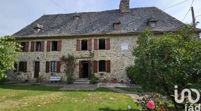 Mansion 8 rooms of 180 m² in Roannes-Saint-Mary (15220)