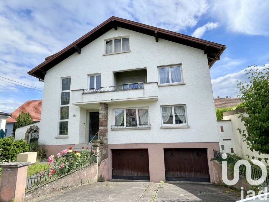 Maison traditionnelle 11 pièces de 245 m² à Eckbolsheim (67201)