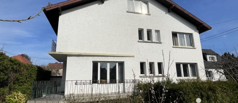 Maison traditionnelle 11 pièces de 245 m² à Eckbolsheim (67201)