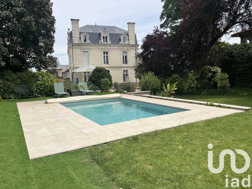 Mansion 13 rooms of 545 m² in Parthenay (79200)