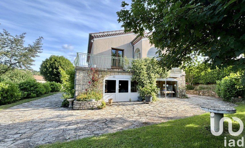 Maison 6 pièces de 128 m² à Saint-Sernin (07200)