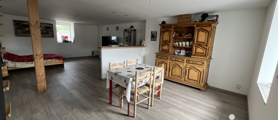 Town house 5 rooms of 162 m² in Bourg-Lastic (63760)