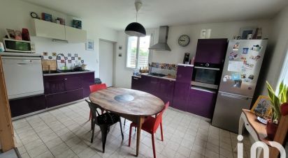 Pavillon 4 pièces de 99 m² à Parthenay (79200)