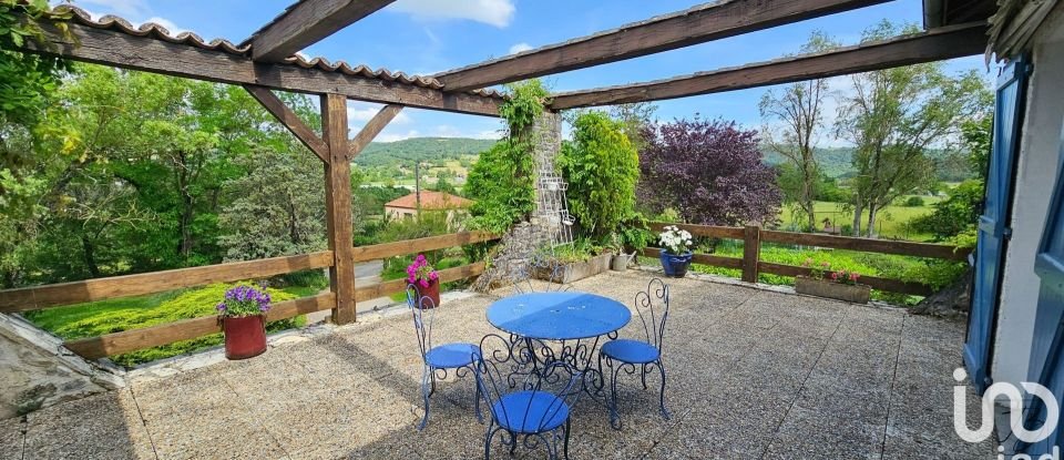 Maison 7 pièces de 216 m² à Villefranche-de-Rouergue (12200)