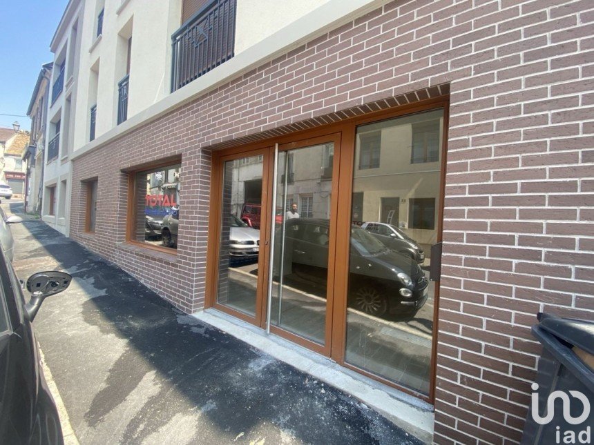 Retail property of 102 m² in Linas (91310)