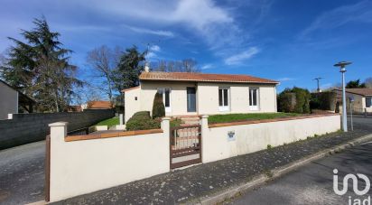 Maison 6 pièces de 128 m² à Mauléon (79700)