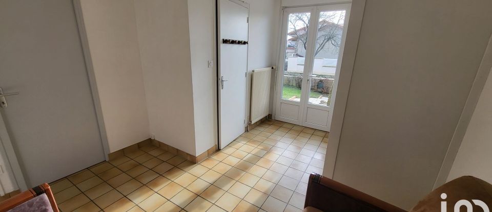 House 6 rooms of 128 m² in Mauléon (79700)