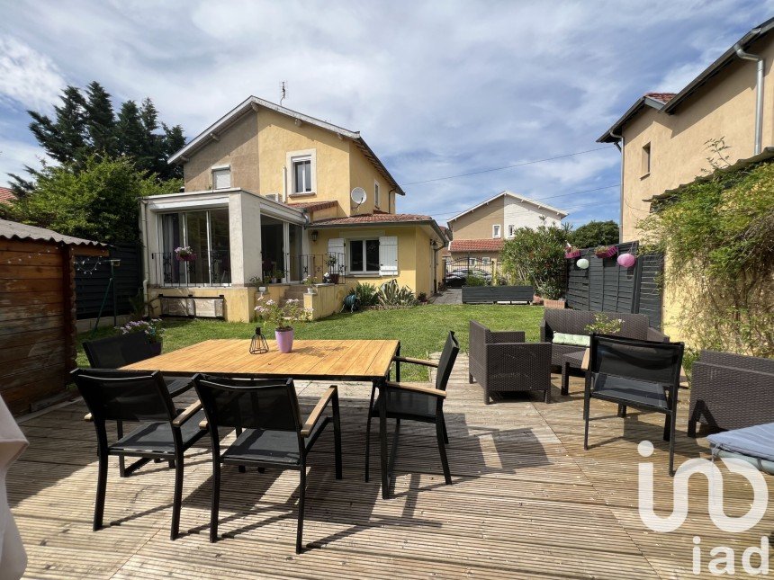 Maison 4 pièces de 102 m² à Villefranche-sur-Saône (69400)