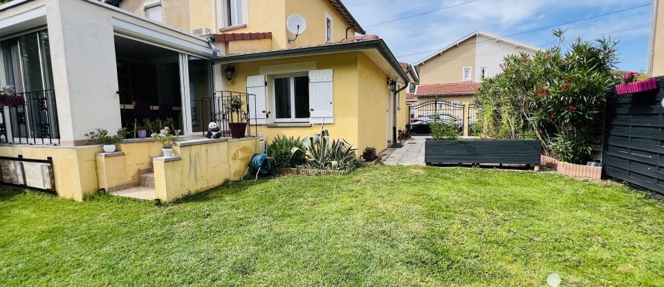 Maison 4 pièces de 102 m² à Villefranche-sur-Saône (69400)