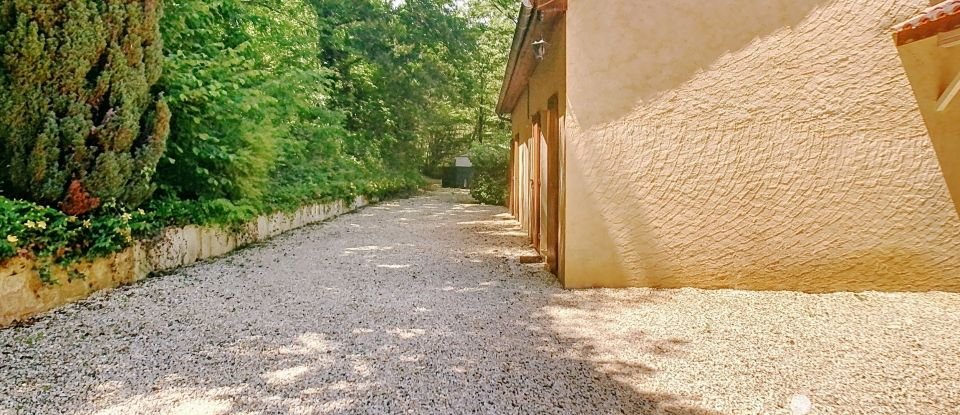 House 14 rooms of 325 m² in Sarlat-la-Canéda (24200)