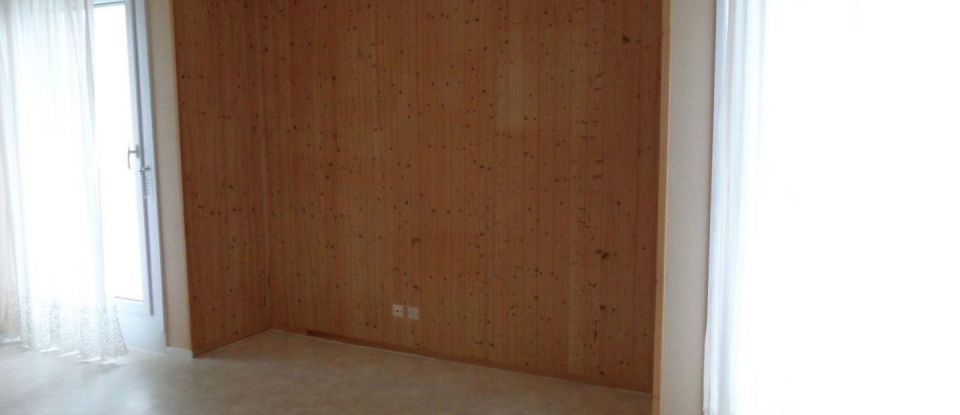 Apartment 1 room of 32 m² in La Rochelle (17000)