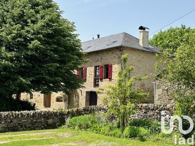 Longère 9 pièces de 300 m² à Gorses (46210)