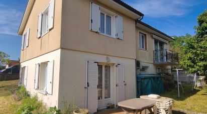 Pavilion 4 rooms of 113 m² in Chemilly-sur-Yonne (89250)