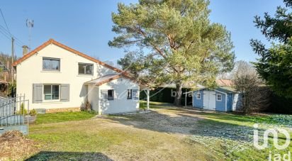 Maison traditionnelle 6 pièces de 160 m² à Forges-les-Bains (91470)