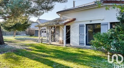 Maison traditionnelle 6 pièces de 160 m² à Forges-les-Bains (91470)