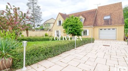 Maison traditionnelle 7 pièces de 170 m² à Belloy-en-France (95270)