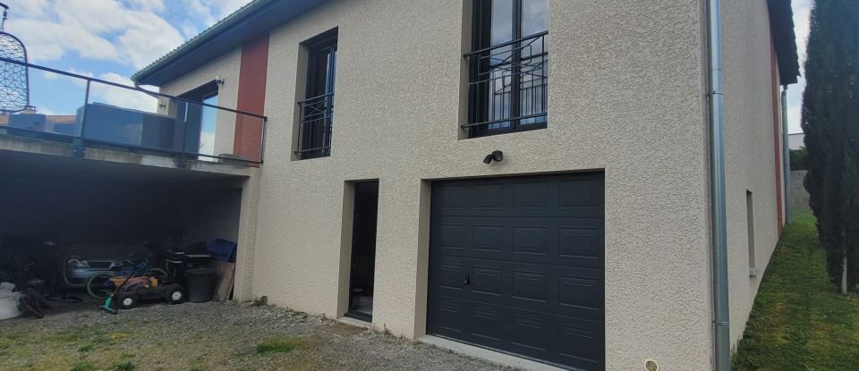 Traditional house 5 rooms of 111 m² in Montrottier (69770)