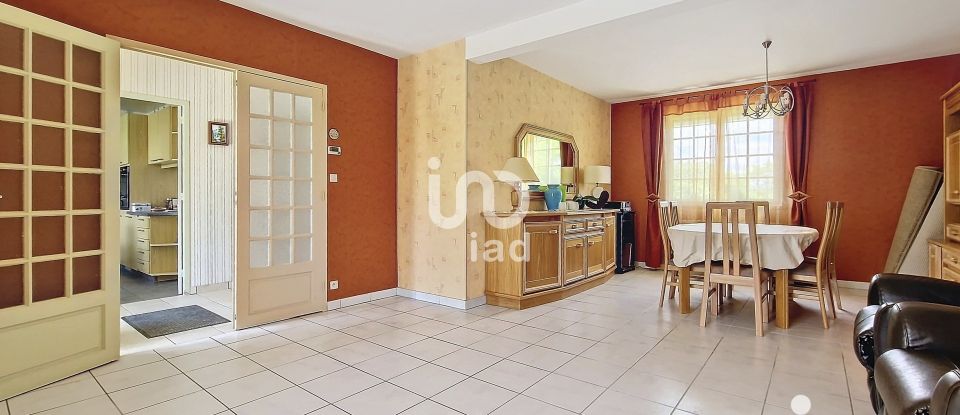 Traditional house 4 rooms of 130 m² in Fussy (18110)