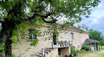 Maison traditionnelle 10 pièces de 176 m² à Sarlat-la-Canéda (24200)