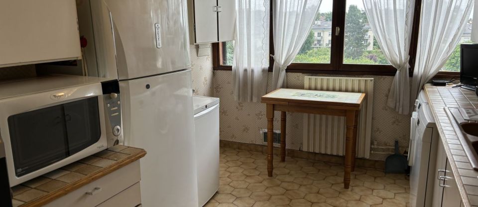 Appartement 7 pièces de 141 m² à Noisy-le-Roi (78590)