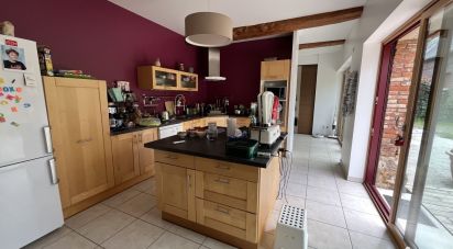 House 6 rooms of 250 m² in Val-de-Saâne (76890)