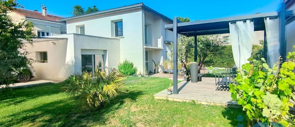 Maison 6 pièces de 142 m² à Montélimar (26200)