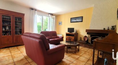 Traditional house 5 rooms of 90 m² in Coignières (78310)