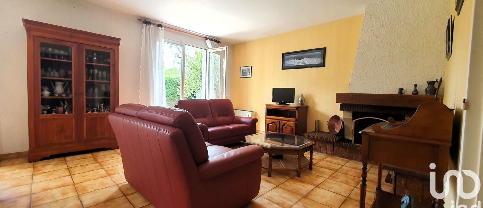 Traditional house 5 rooms of 90 m² in Coignières (78310)