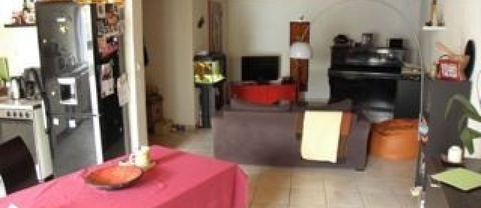 House 5 rooms of 100 m² in Jonquières-Saint-Vincent (30300)