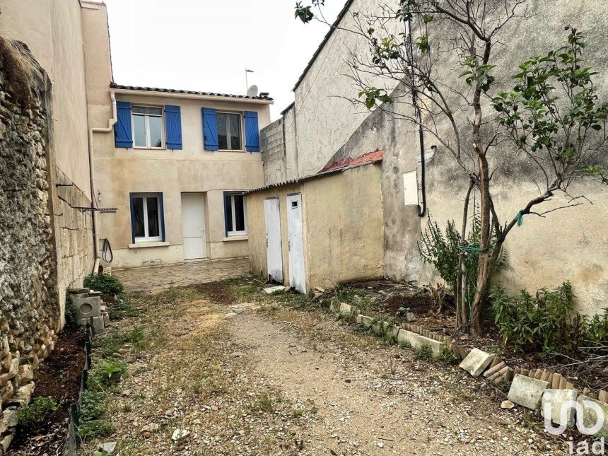 House 5 rooms of 100 m² in Jonquières-Saint-Vincent (30300)