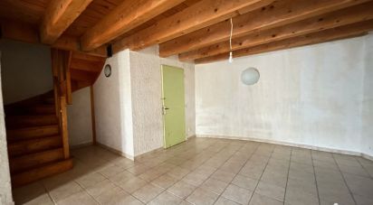 House 5 rooms of 100 m² in Jonquières-Saint-Vincent (30300)