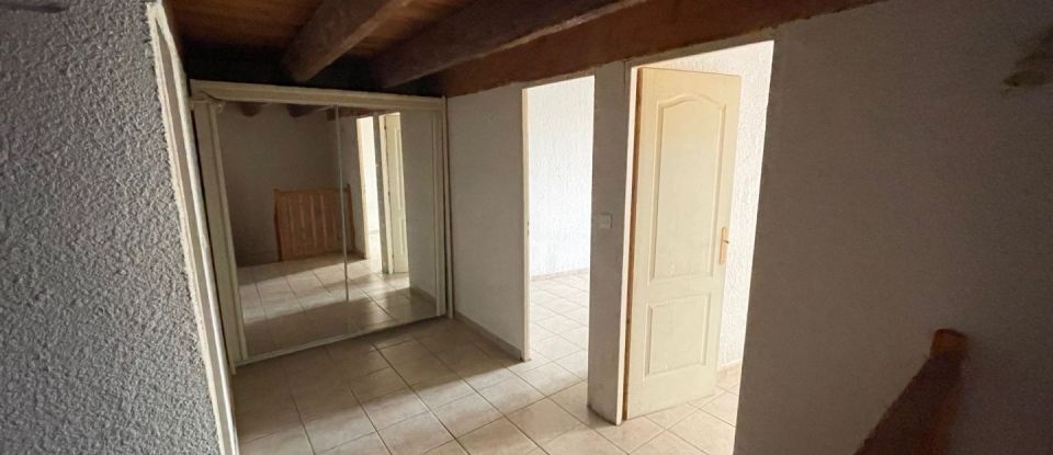 House 5 rooms of 100 m² in Jonquières-Saint-Vincent (30300)