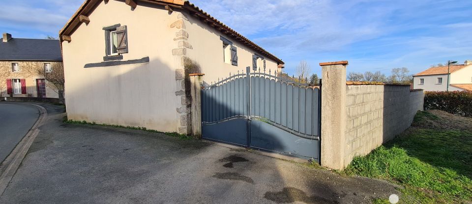 House 5 rooms of 130 m² in Montréverd (85260)