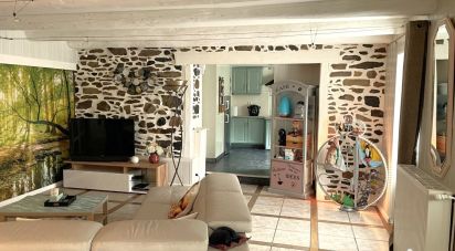 House 11 rooms of 247 m² in Lastic (15500)