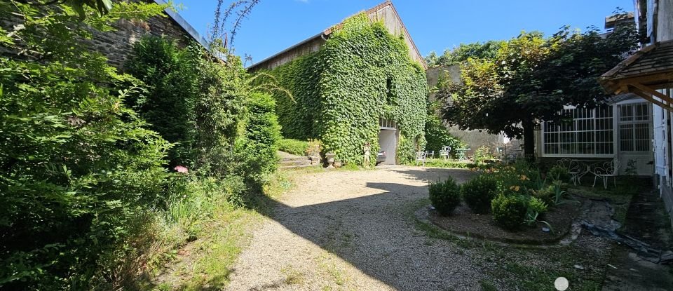 Mansion 1 room of 363 m² in Saint-Yrieix-la-Perche (87500)