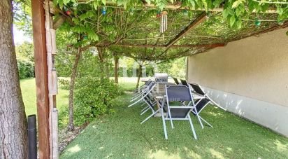 House 5 rooms of 196 m² in Quinsac (33360)