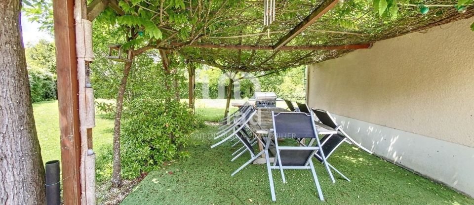 Maison 5 pièces de 196 m² à Quinsac (33360)