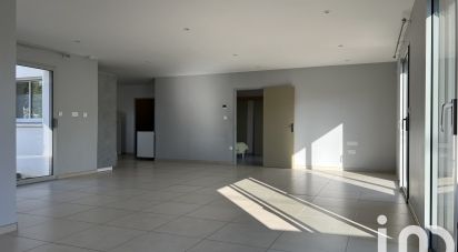 House 5 rooms of 145 m² in Niort (79000)