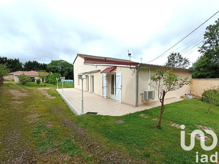 House 6 rooms of 156 m² in Sèvres-Anxaumont (86800)