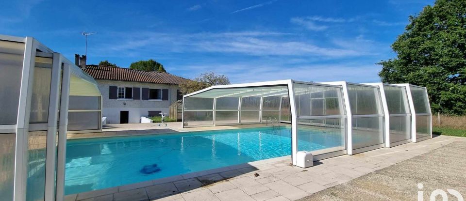 Maison 6 pièces de 139 m² à Saint-Saturnin (16290)