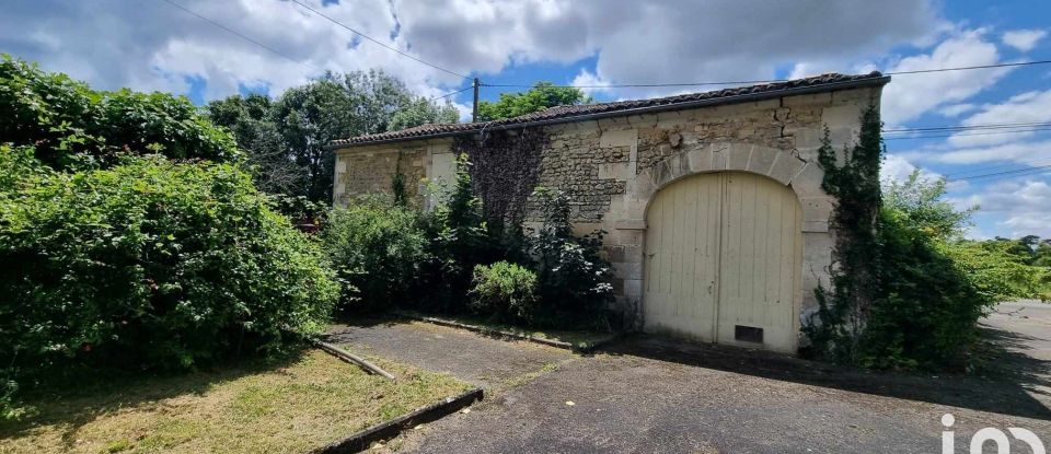 Maison 4 pièces de 126 m² à Saint-Saturnin (16290)