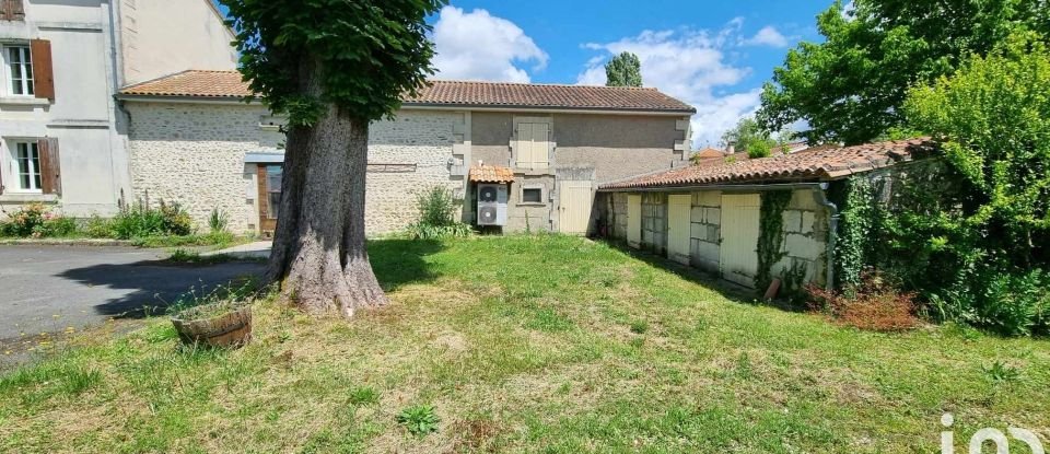 House 4 rooms of 126 m² in Saint-Saturnin (16290)