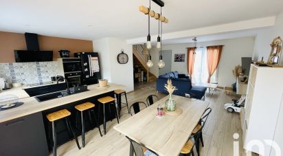 House 6 rooms of 111 m² in Saint-Antoine-du-Rocher (37360)